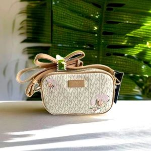 Jones New York cross body camera bag Stone White Floral NWT